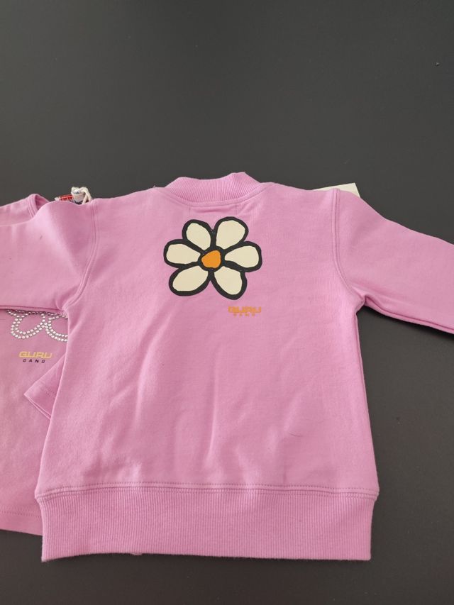 Camiseta y chaquetita sin estrenar 