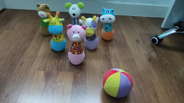 Juego de bolos de peluche