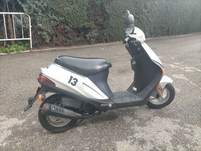 HYOSUNG SÚPER CAB 50CC 4.200 KILÓMETROS COMO NUEVA