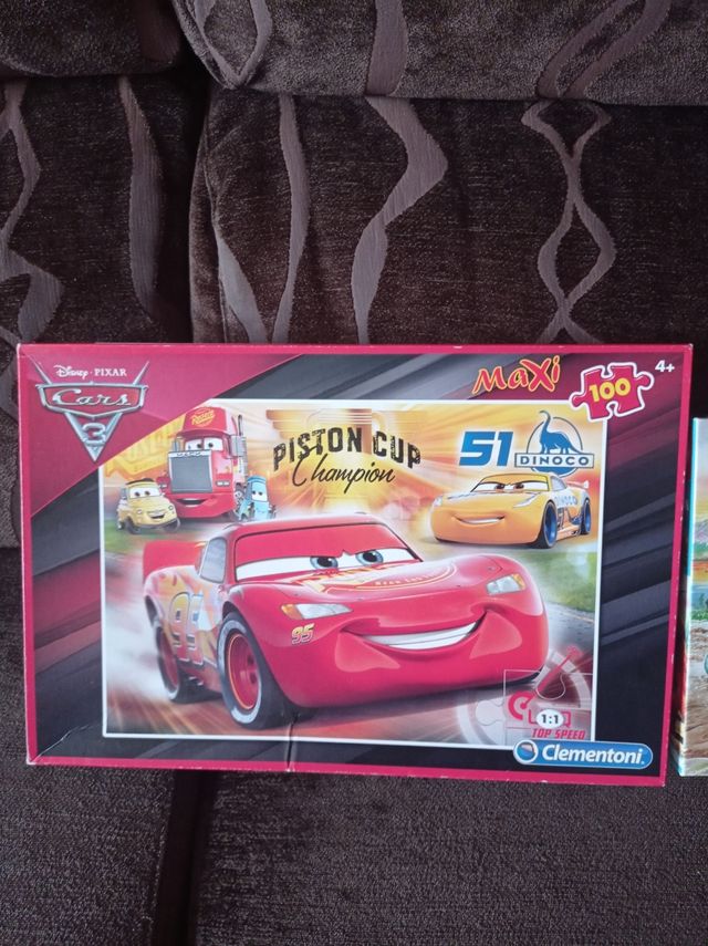 Lote puzzle Cars y dinosaurios de 100 piezas