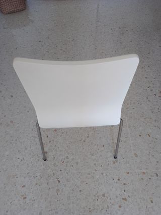 Mesa Comedor con sillas.