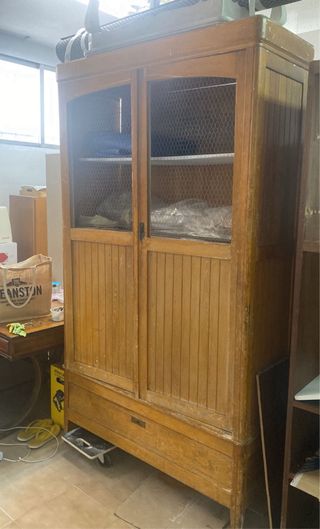 Vitrina restaurada de los años 30