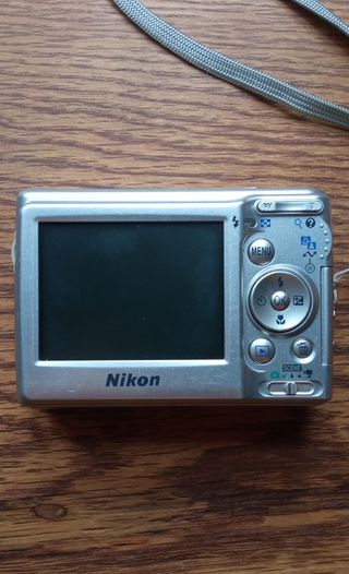 Nikon coolpix L11