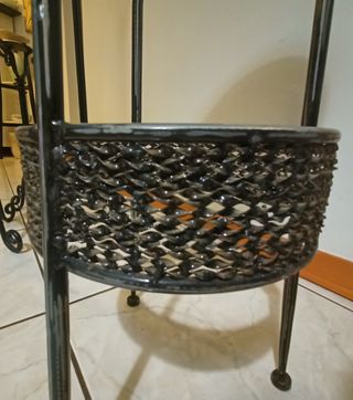 Tavolini decorati in ferro