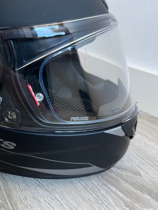 UN CASCO PROTEGE TUS IDEAS