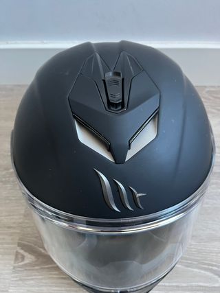 UN CASCO PROTEGE TUS IDEAS