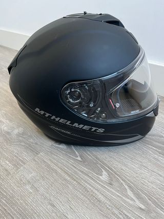UN CASCO PROTEGE TUS IDEAS