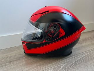 UN CASCO PROTEGE TUS IDEAS