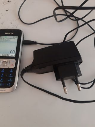 Teléfono móvil Nokia antiguo