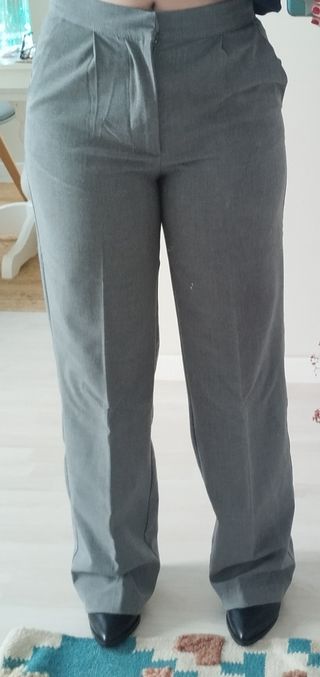 Pantalón gris
