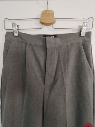 Pantalón gris