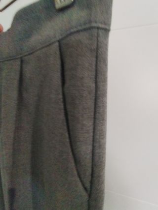 Pantalón gris