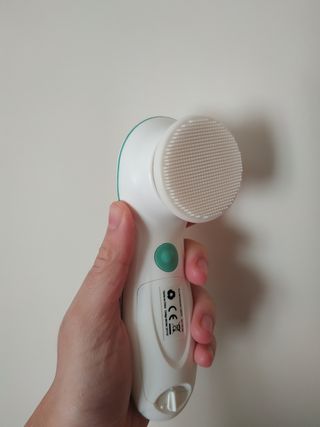 Cepillo facial eléctrico