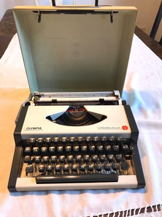 Máquina de escribir antigua