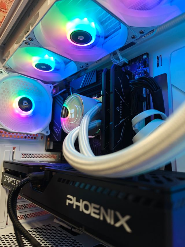 ¡ÚTLIMO! PC GAMING 4K ULTRA 7 265KF + RTX 5070TI