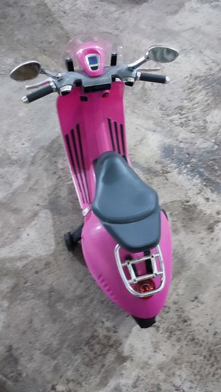 Moto vespa de batería