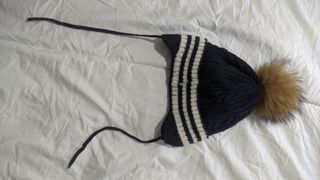 Gorro de lana con pompón