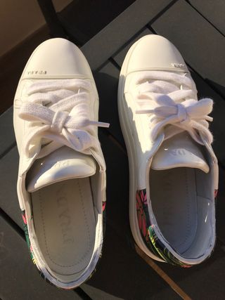 Bambas de piel Prada