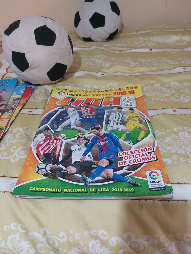 lote de 4 albumes y 3 guías