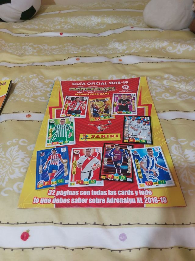 lote de 4 albumes y 3 guías