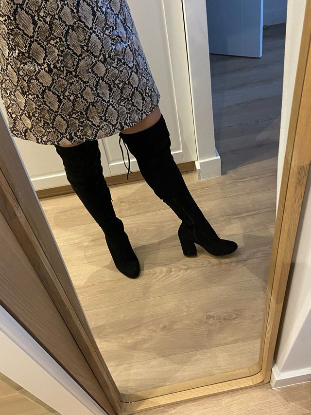 Botas altas ante negras