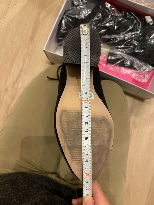 Botas altas ante negras