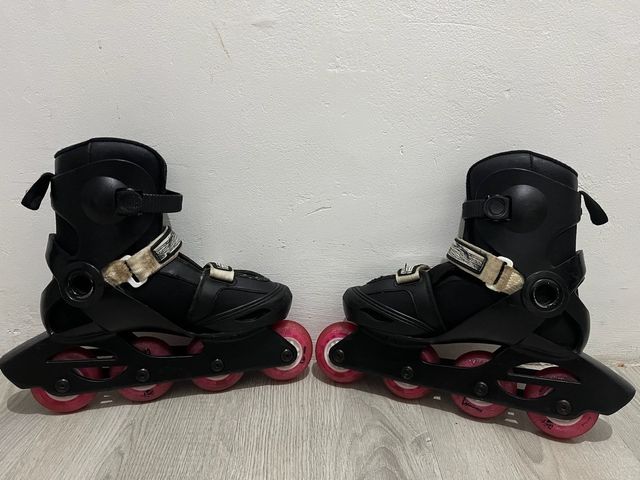 Patines en linia con las ruedas luminosas