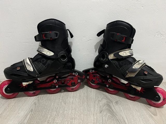 Patines en linia con las ruedas luminosas