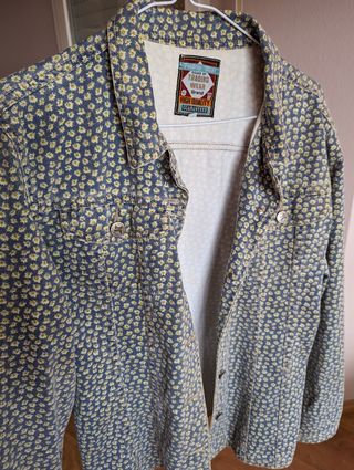 Cazadora vaquera veste denim flores