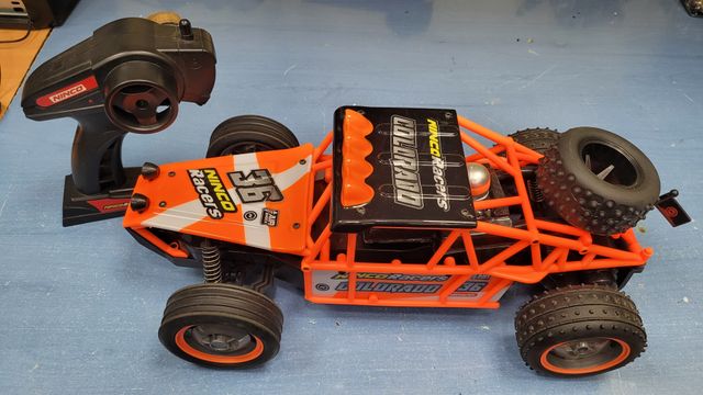 COCHE TELEDIRIGIDO NIMCO COLORADO CON BATERIA NUEV