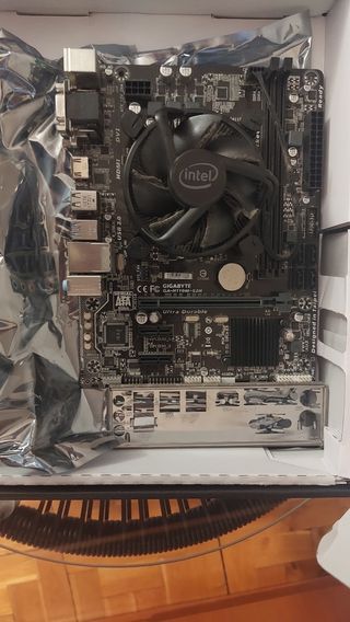 Placa base con procesador integrado