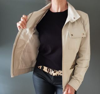 Cazadora de cuero tipo biker color hielo