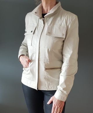 Cazadora de cuero tipo biker color hielo