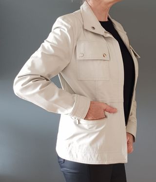 Cazadora de cuero tipo biker color hielo