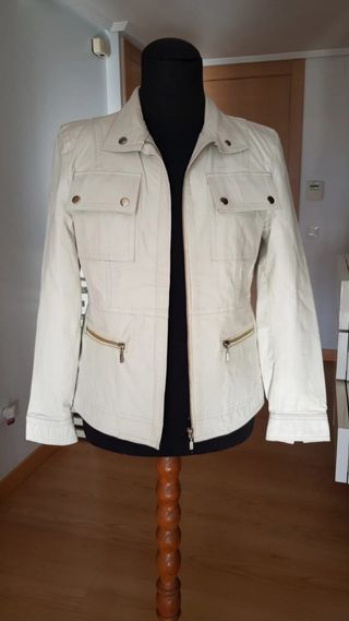 Cazadora de cuero tipo biker color hielo