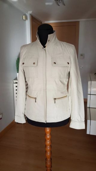 Cazadora de cuero tipo biker color hielo