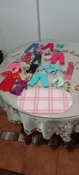 ropa de muñecas