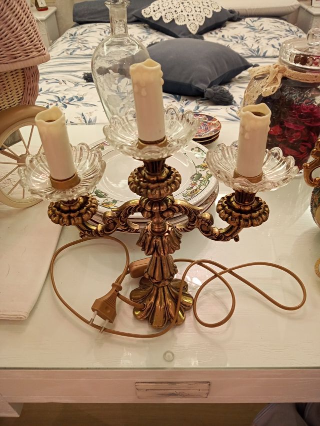 Candelabro electrificado