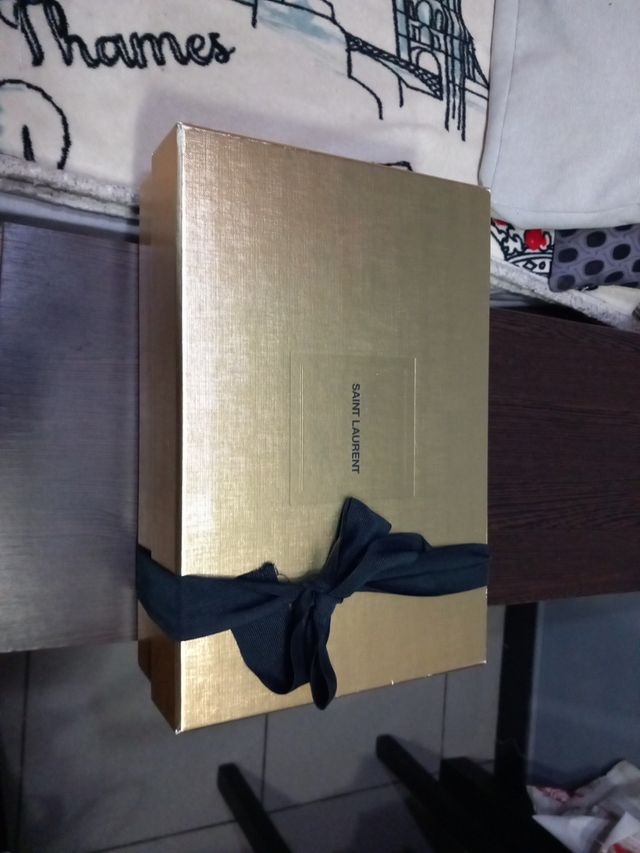 Caja Saint laurent 