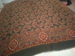 Pañuelo cuello,una quemada de cigarro,pero el rest