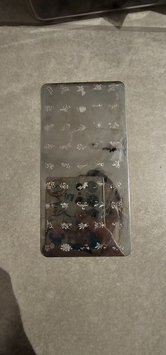 Sellos uñas precio por producto c/u 2€