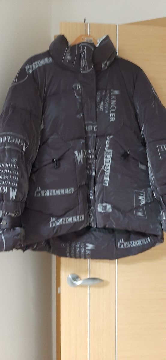 Chaqueta marca Mkn Cler  sin estrenar