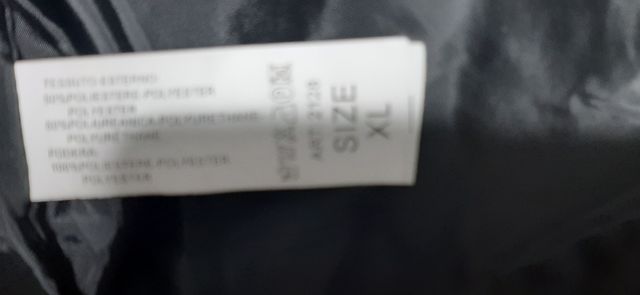 Chaqueta marca Mkn Cler  sin estrenar