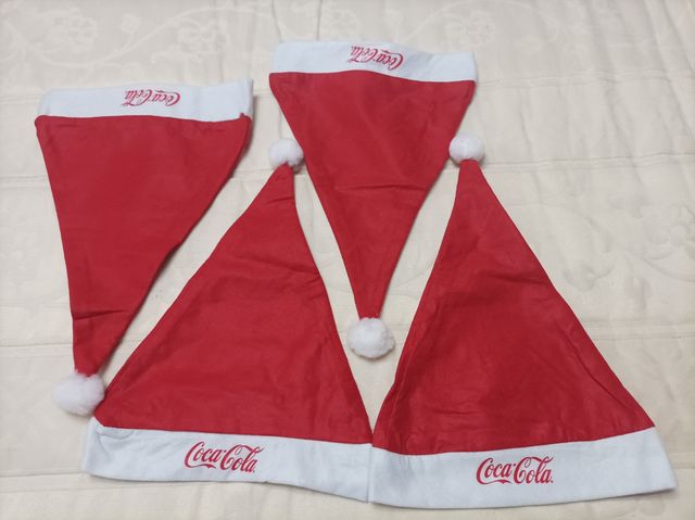 4 gorros Papá Noel de Coca Cola 