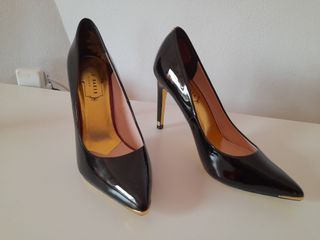 Zapatos tacones piel negros Ted Baker talla 37