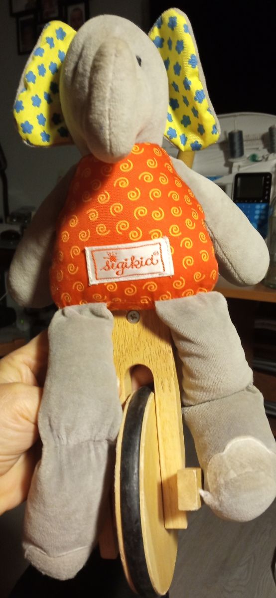 Juguete infantil de madera