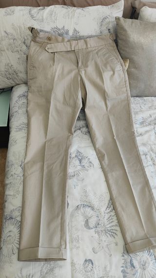 Pantalón de vestir de Álvaro Moreno,talla 38.