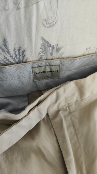 Pantalón de vestir de Álvaro Moreno,talla 38.