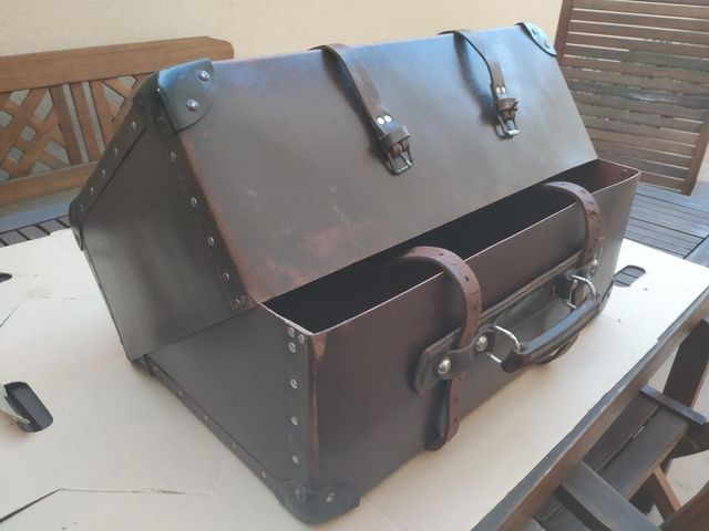 Maleta cartón antigua con correas