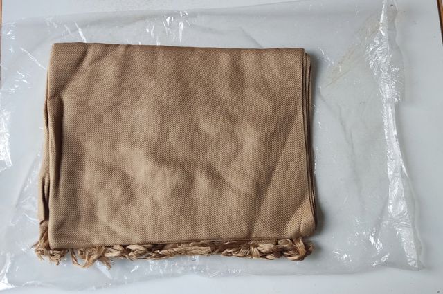 Fullard marrón con envoltorio